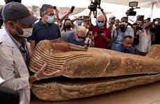 egypt egyptian mummy mummies tomb archaeological buried discovered coffins pyramids