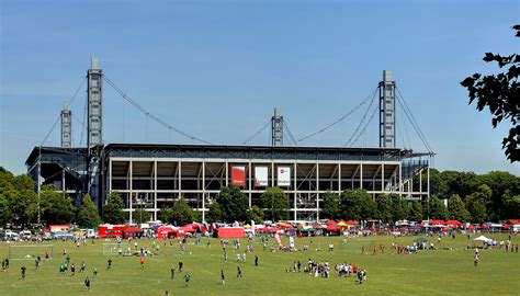 Die kölner führten bereits zur halbzeit 4:1. Rheinenergiestadion - Wikipedia