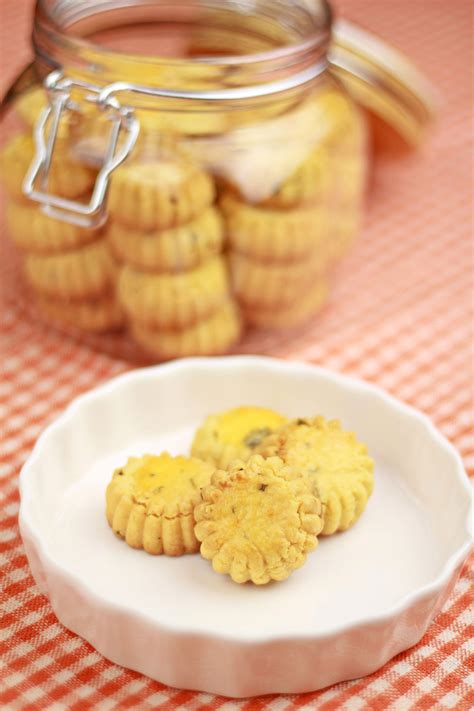 Just pair with chapati or paratha and devour a delicious meal. Salted Egg Yolk Cookies - Chinese New Year | Recipe | Egg ...