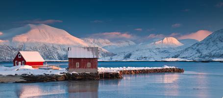 Hammerfest in norwegen im winter. Hurtigruten Winterreisen | Im Schiff durch Schneelandschaften