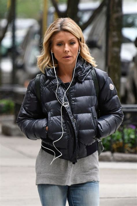 259 Best Down Jacket Celebrities Images On Pinterest