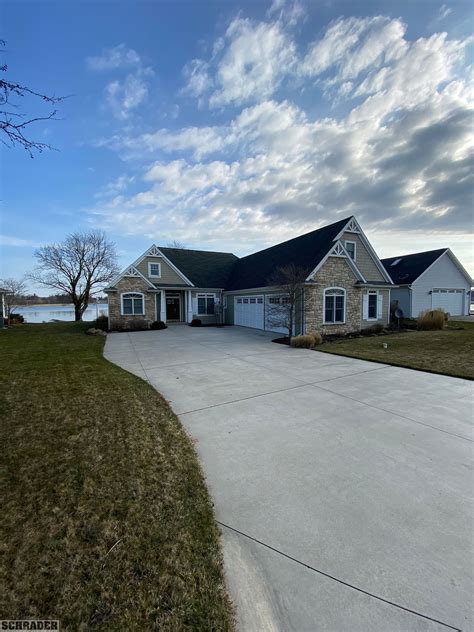 REAL ESTATE AUCTION - REAL ESTATE AUCTION - .29+/- ACRES OFFERED IN 1