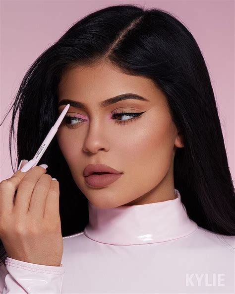 Pin By Anne G On Kylie Jenner Kylie Jenner Makeup Kylie Makeup Kylie Jenner Makeup Look