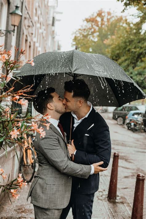 Rainy Wedding Wedding Kiss Lgbtq Wedding Romantic Wedding Kissing