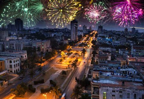 The map where cuba is located, it's geographical coordinates, places where banks and a map of the districts of cuba is visible only on an appropriate scale. Celebrate the Holidays & Ring in the New Year in Havana ...