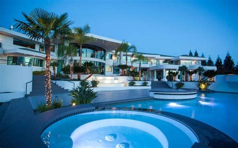 Photos of eddie murphy's house and eddie murphy's address. Mansão que pertenceu ao comediante Eddie Murphy vai a ...