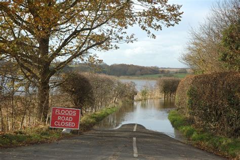 Flood Risks And Flood Insurance Basics Wai Hālana