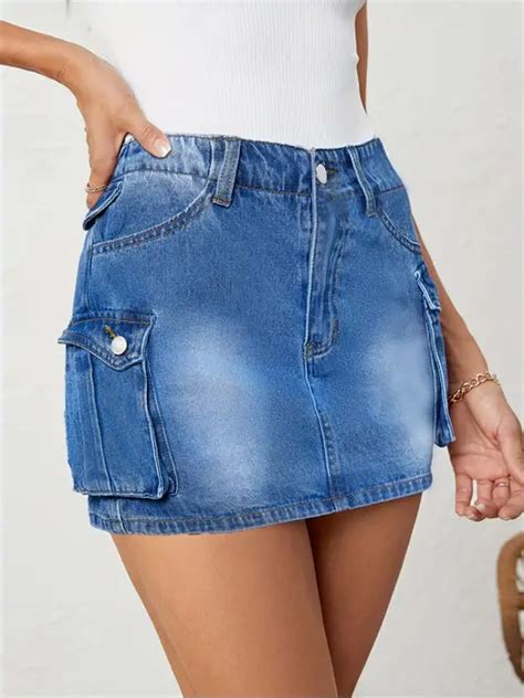 blue flap pockets cargo denim mini skirt slim fit slight stretch y2k kpop style denim skirt