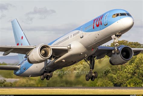 G Oobh Tui Airways Boeing 757 200 At Manchester Photo Id 1107538