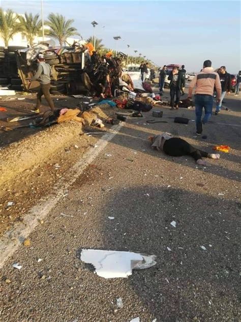 بالصور مصرع 21 في حادث طريق بورسعيد دمياط