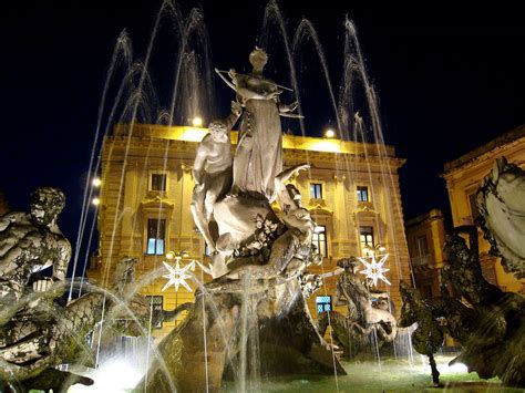 Fontana Di Diana A Siracusa Opera Monumentale Tra Mito E Bellezza Siciliafan