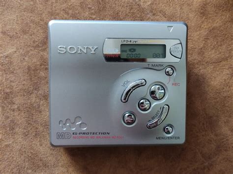 SONY MZ R501 Mini Disc Portable Recorder Walkman