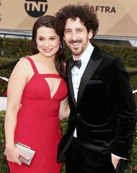 Katie Lowes Pregnant Scandal Star Expecting First Child Us Weekly