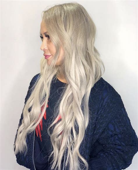 Glam Seamless 24 Inch Platinum Ash Blonde 60 Extensions Create The Perfect Mermaid Hair Every