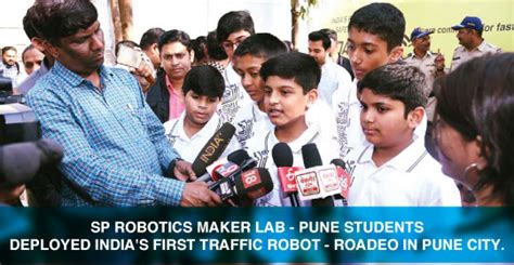 Pune Students From Sp Robotics Maker Lab Build Indias First Traffic