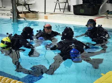 Greenwich Police Dept Dive Team Completes Rigorous Training Greenwich Free Press