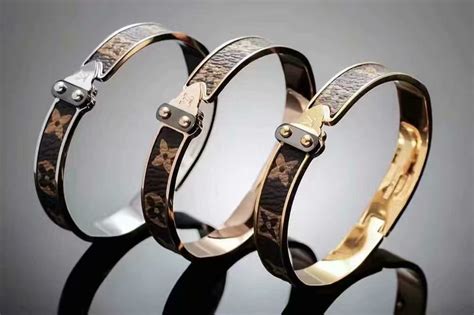 Maybe you would like to learn more about one of these? Cheap 2020 Cheap Louis Vuitton Bracelets For Men # 214706 ...