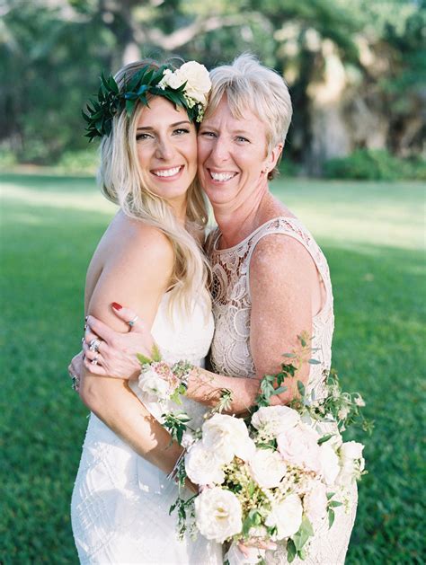 55 Heartwarming Mother Daughter Wedding Photos Bride Wedding Photos