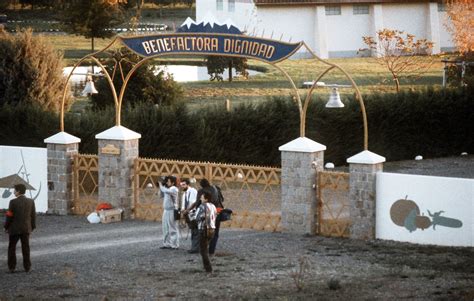 Er versteckt sich auf dem weitläufigen gelände der kolonie und flieht 1997 nach argentinien. Verbrechen in "Colonia Dignidad": Steinmeier kritisiert ...