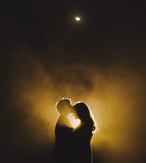 27 Nighttime Wedding Photos That Show Love After Dark Huffpost