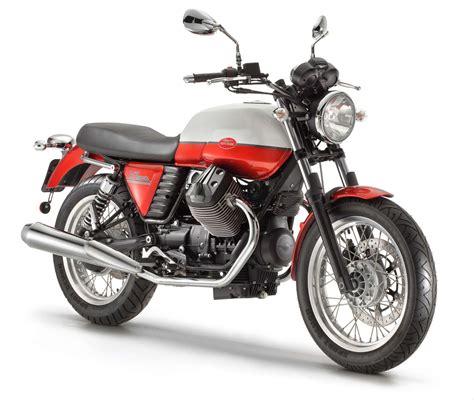 The moto guzzi v7 iii special comes closest to the spirit of the original model due to its classical styling, chrome parts and bright graphics. Moto Guzzi V7 750 Special Baujahr 2013 Bilder und ...