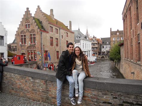 Bruselas es la capital de bélgica, de la comunidad francesa de bélgica y de la comunidad flamenca. Silvia Berlín: Bélgica: Brujas + Gante + Bruselas! :)