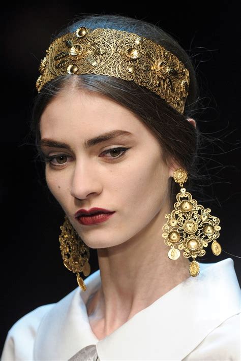 Dolce And Gabbana At Milan Fall 2013 Details Hair Jewelry Dolce And
