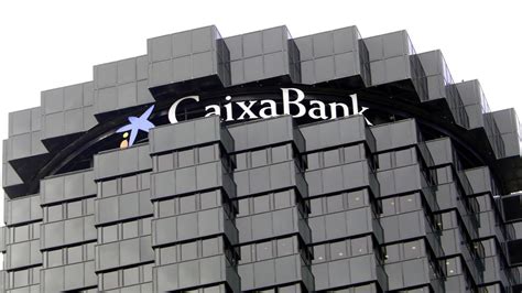 Con el objetivo de ayudar a la digitalización de los negocios de nuestros clientes, en grupo caixabank hemos llevado a cabo la iniciativa socialcommerce. CaixaBank traslada su sede social a Valencia