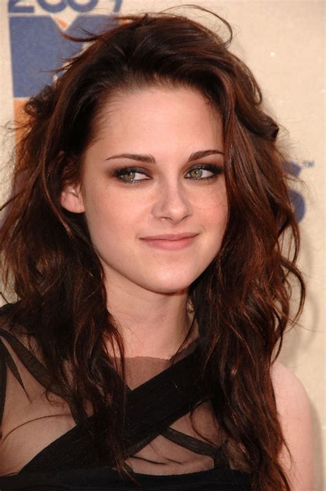 See Kristen Stewarts Beauty Evolution From Twilight To Today