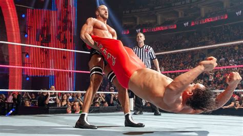 Incredible Feats Of Strength In Wwe History Wwe Wrestlesite Live Coverage Of Wwe Backlash