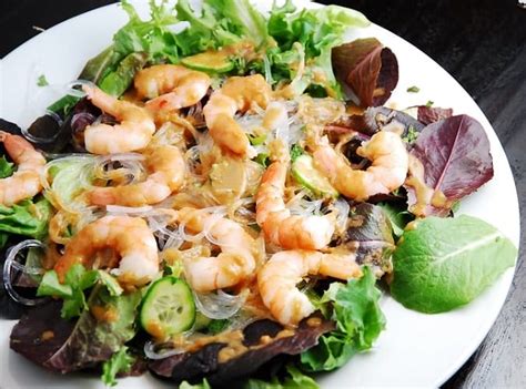 Evenly drizzle the dressing over both salads and serve with lime wedges. Thai Shrimp Salad Recipe - 5 Points + - LaaLoosh
