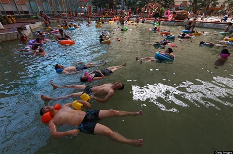 Chinese Tourists Really Love Their Swimming Pool At The Daying Dead