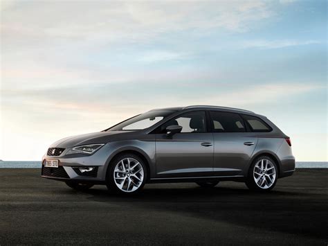 Obligatory roof rails (which are silver on se models and up) and larger rear windows mean the st is still well proportioned. 2014 SEAT Leon ST Revealed - autoevolution