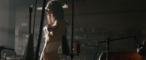 Naked Jennifer Connelly In American Pastoral
