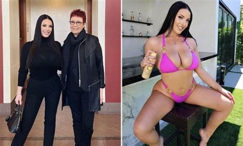 Prolific Adult Star Angela White Dubbed The Meryl Streep Of Porn Visits University Of