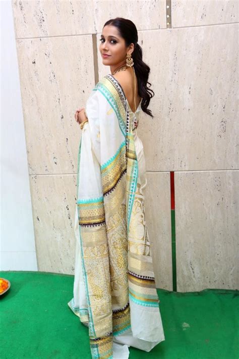Indian Television Model Actress Rashmi Gautam Photos In Traditional White Saree Tollywood Boost