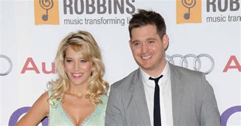 Michael Bubl S Wife Luisana Lopilato Plays His Music To Her Baby Bump