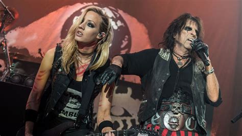 Nita Strauss Talks How Alice Cooper Treats His Band Members Recalls