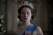 The Crown: Claire Foy photographed 'filming' season 4 flashback scene ...