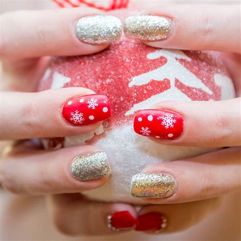 77 Outstanding Christmas Nail Designs To Celebrate This Year