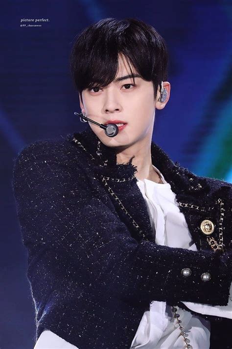 I think i'm the only one still posting here. 25+ HD Photos of ASTRO's Cha Eunwoo from His Latest Stage ...