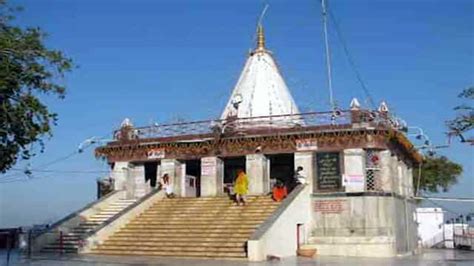 Story Of Sharda Mata Mandir Madhya Pradesh इस मंदिर में रात में रुकना