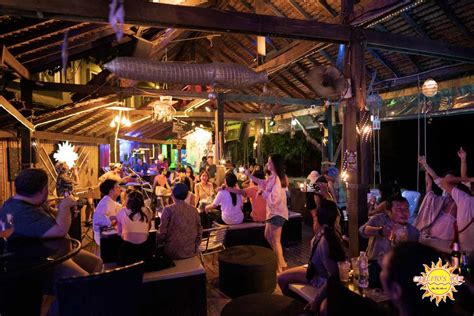 Nightlife In Phi Phi Islands Best Parties Bars And More