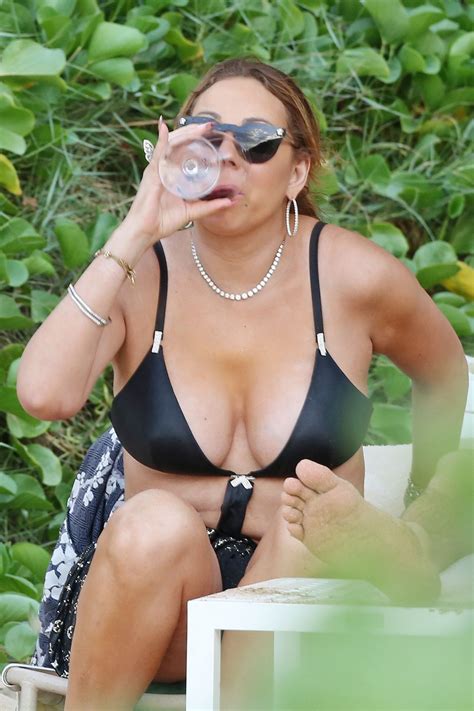 Mariah Carey In Swimsuit At A Beach In Maui Hawtcelebs