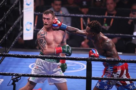 Dennis hogan has fought twice for world titles, coming up short against super welterweight king good evening and welcome to the abc's live coverage of tim tszyu vs dennis hogan in this super. Jermall Charlo Drops And Stops Dennis Hogan | Round By ...