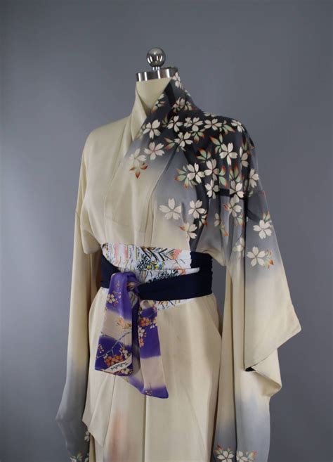 1960s Vintage Silk Kimono Robe Furisode Ivory Grey Floral Print