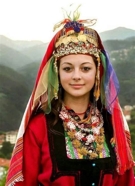 Pin By Greg On People Of The World Folk Costume Traditional Outfits