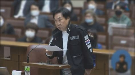 벚꽃 가로수 길이 펼쳐진 진해의 한 단독주택. 조영남, 대작 사기 사건 심경 고백 "사기꾼으로 몰려 죽을 맛…5 ...