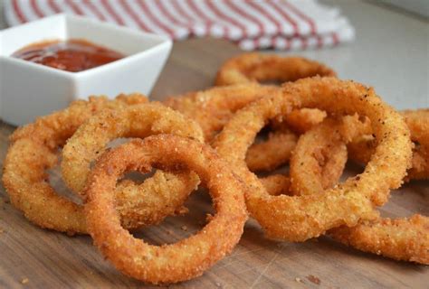 Dredge onion rings into flour and set on cookie rack, now add buttermilk to flour and 2 tablespoon of instant potatos. Resep Onion Ring - informasi & edukasi