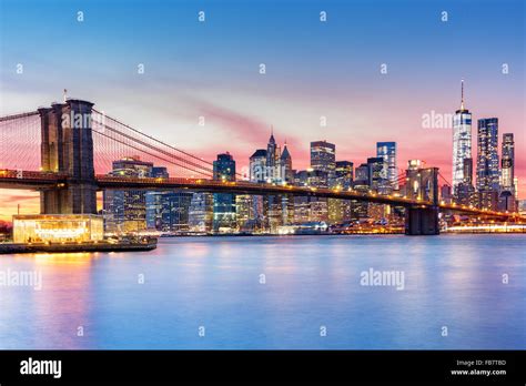 Brooklyn Bridge Lower Manhattan Skyline Illuminated Night Hi Res Stock